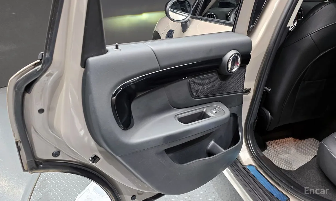 Mini Countryman 2011 Classic Plus Launch Pack