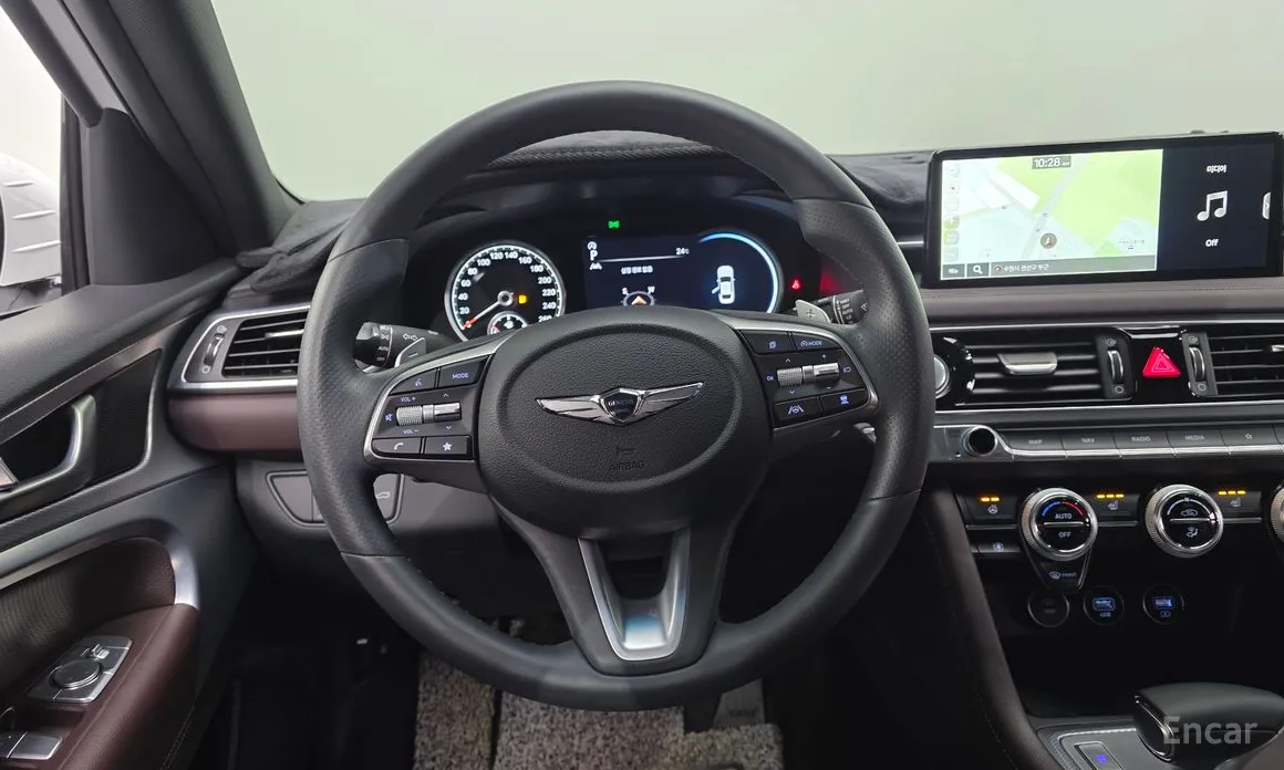 صورة 14 - Genesis G70