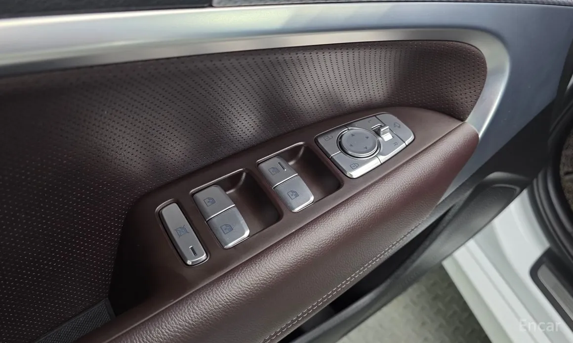 صورة 27 - Genesis G70