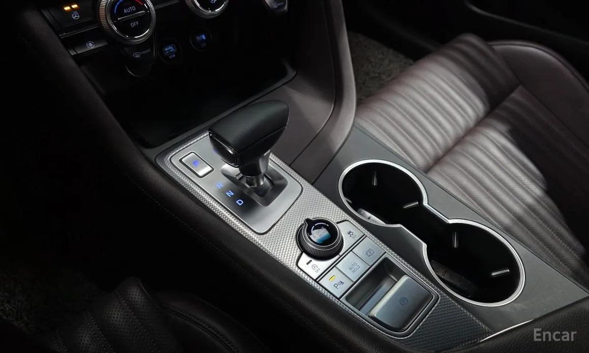 صورة 9 - Genesis G70