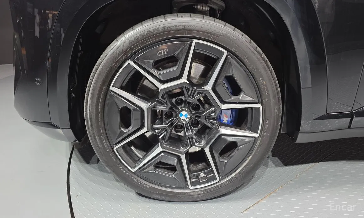 2023 BMW XM