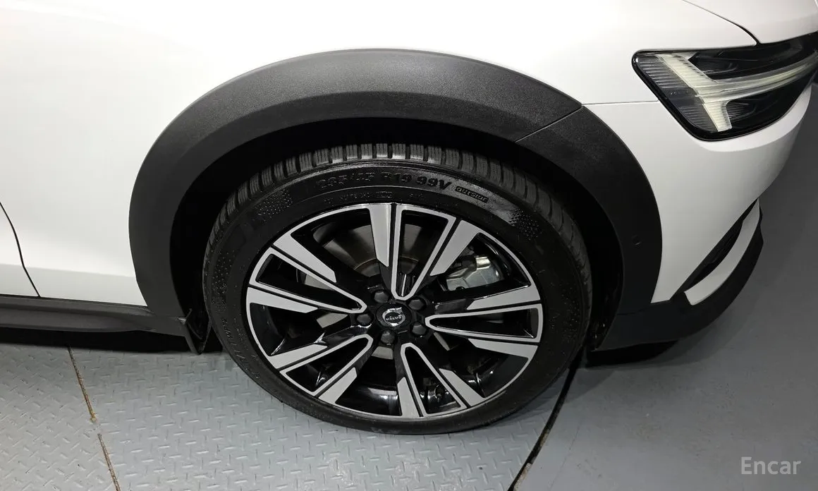 Volvo V60 2019 B5 Pro AWD