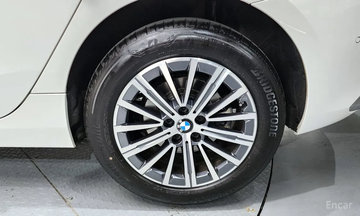 BMW 2 Series 2022 220i Luxury