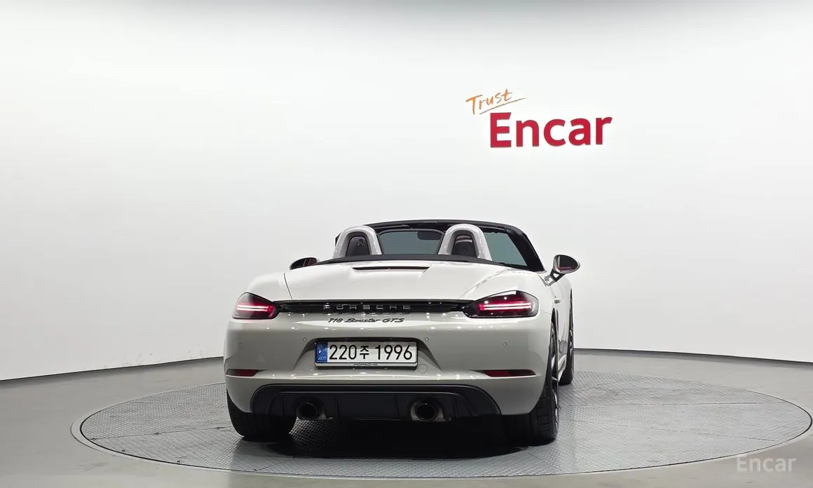 2016 Porsche 718