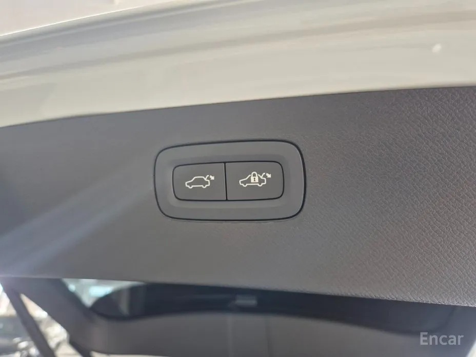 Фото 20 - Volvo XC90