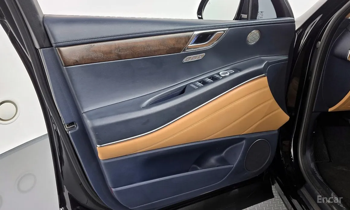 Фото 24 - Genesis GV80