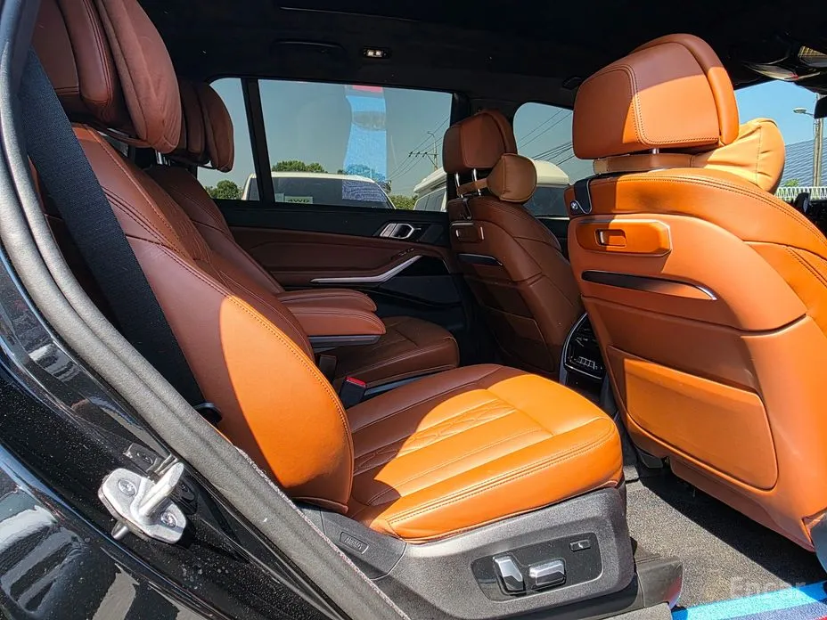 Фото 10 - BMW X7