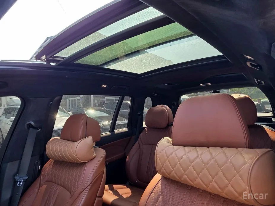 Фото 13 - BMW X7