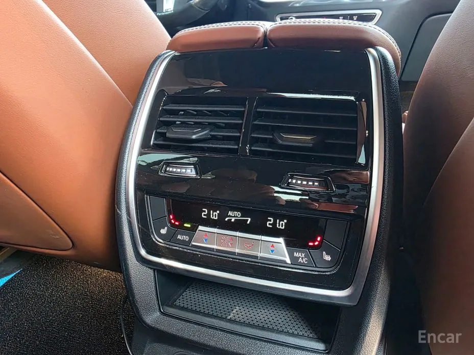Фото 18 - BMW X7