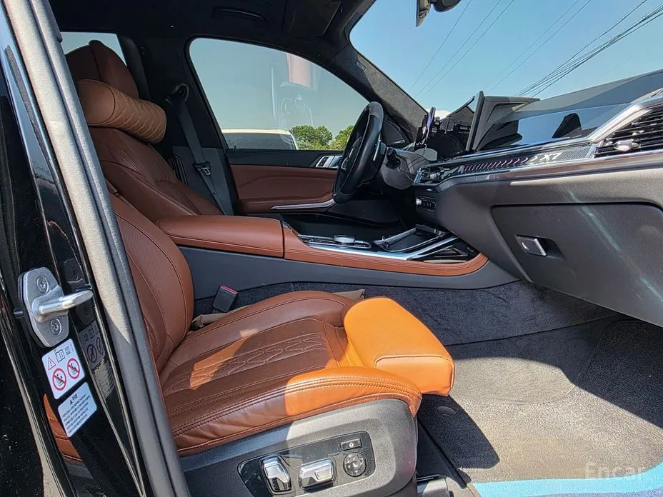Фото 8 - BMW X7