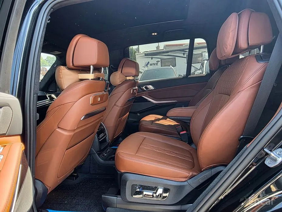 Фото 9 - BMW X7