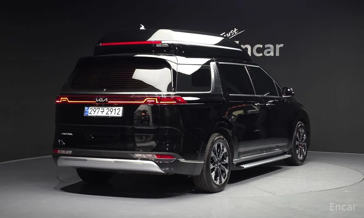 Фото 2 - Kia Carnival