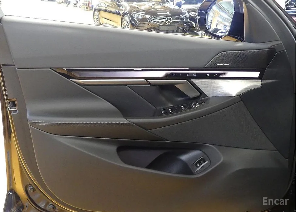 BMW 5 Series 2023 520i Special Edition