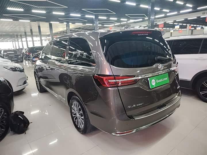Photo 5 - Buick GL8 ES