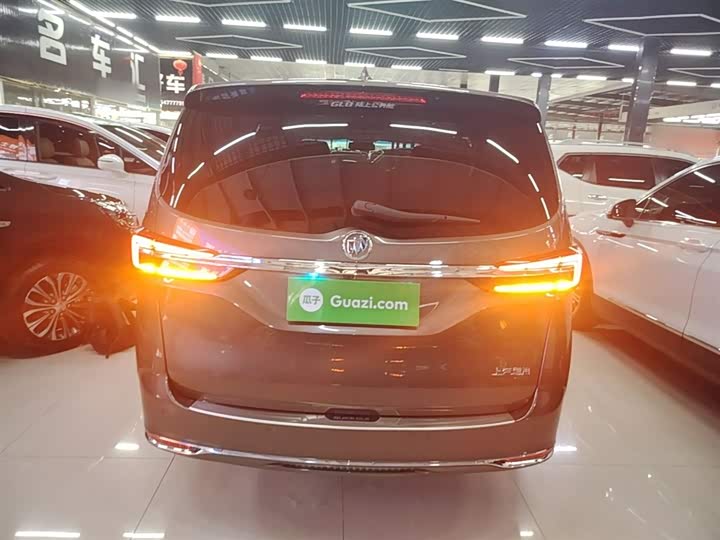 Photo 6 - Buick GL8 ES