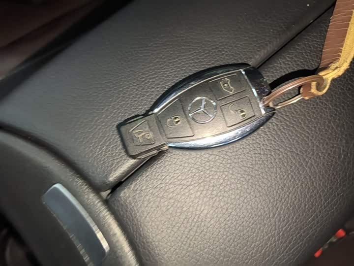 Mercedes-Benz V-Class 2022 2022款 V 260 尊贵版