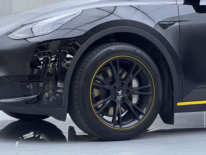 Zdjęcie 5 - Tesla Model Y