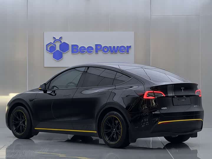 Zdjęcie 6 - Tesla Model Y