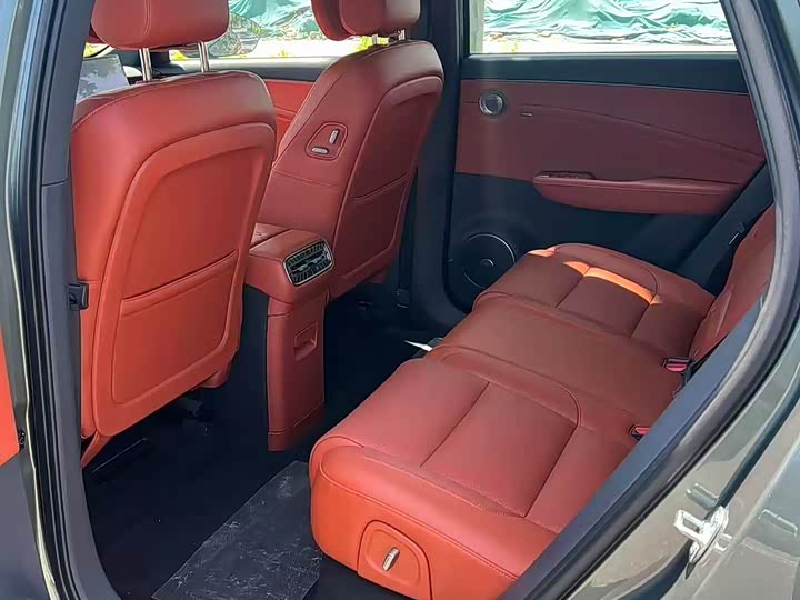 Hongqi HS6 Hybrid 2026 2026款 240智混版
