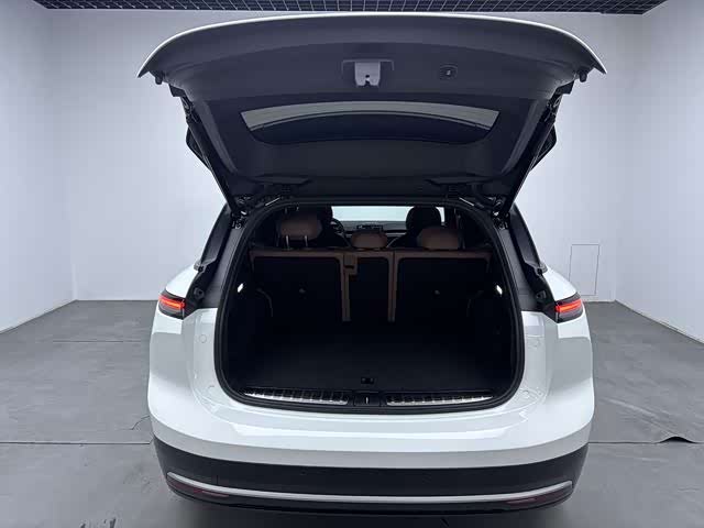 Фото 7 - Nio ES6