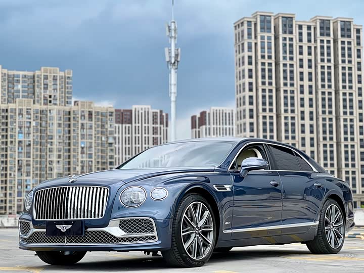 Фото 1 - Bentley Flying Spur Hybrid