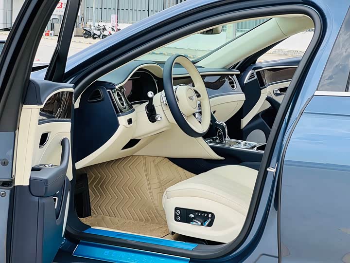 Фото 4 - Bentley Flying Spur Hybrid