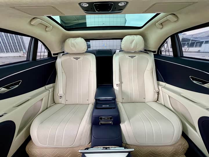 Фото 9 - Bentley Flying Spur Hybrid