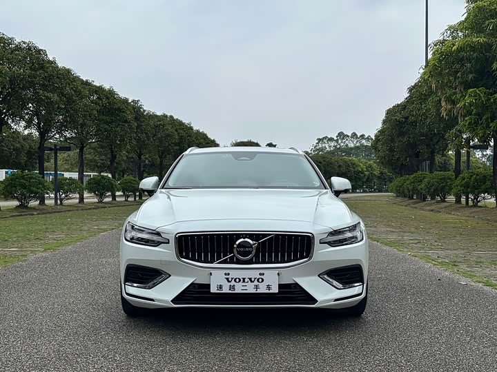 2023 Volvo V60