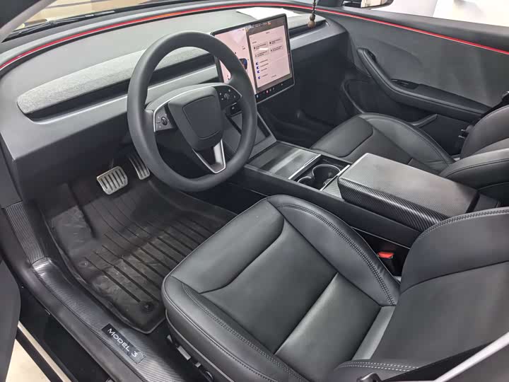 Фото 4 - Tesla Model 3