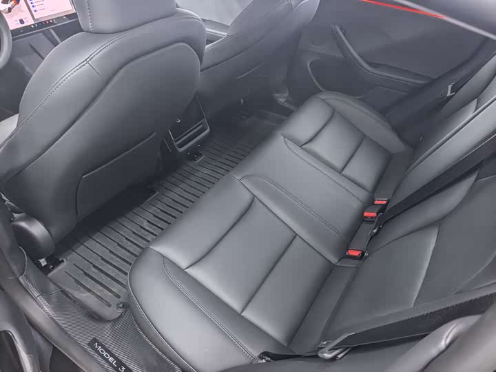 Фото 6 - Tesla Model 3