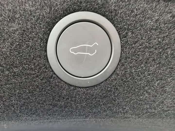 Фото 8 - Tesla Model 3