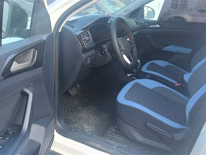 Фото 9 - Volkswagen Tharu