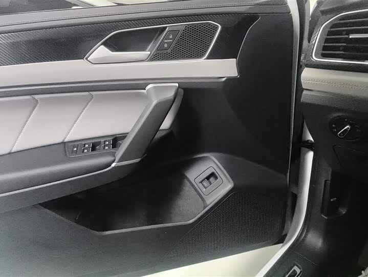 Volkswagen Tayron 2024 2024款 300TSI 两驱豪华Plus进阶版