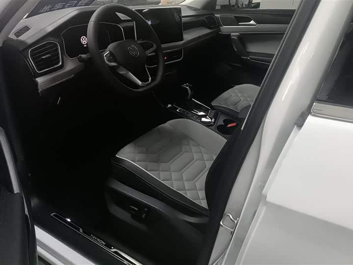 Volkswagen Tayron 2024 2024款 300TSI 两驱豪华Plus进阶版