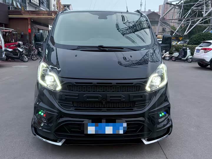 2023 Ford Tourneo