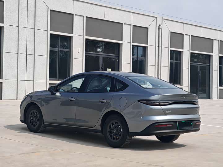 BYD Seal 05 DM-i Hybrid 2025 2025款 DM-i 智驾版 55KM豪华型