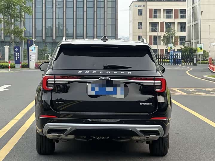 Фото 7 - Ford Explorer