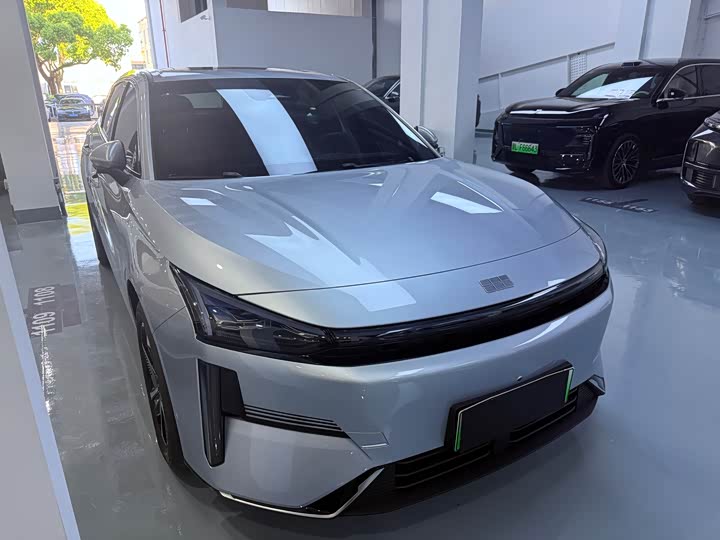Geely Galaxy L6 2025 2025款 EM-i 140km 星舰版