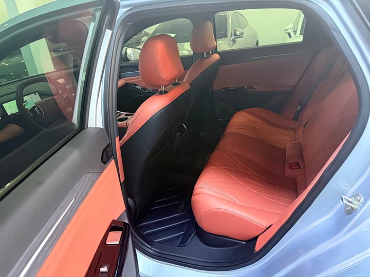 Geely Galaxy L6 2025 2025款 EM-i 140km 星舰版