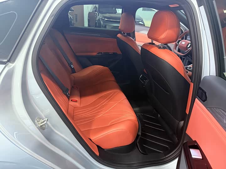 Geely Galaxy L6 2025 2025款 EM-i 140km 星舰版