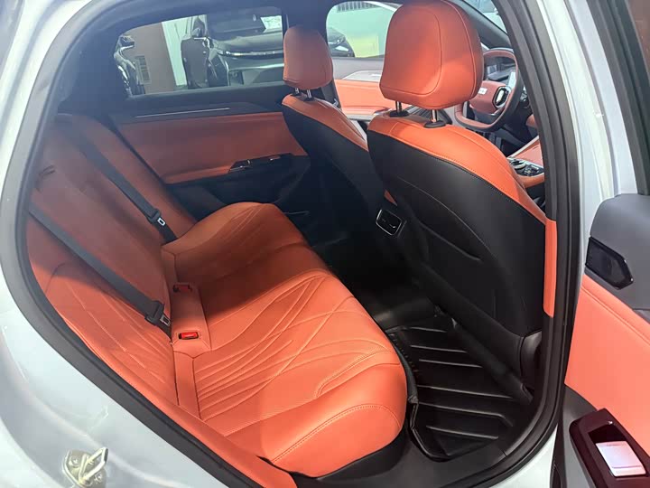 Geely Galaxy L6 2025 2025款 EM-i 140km 星舰版