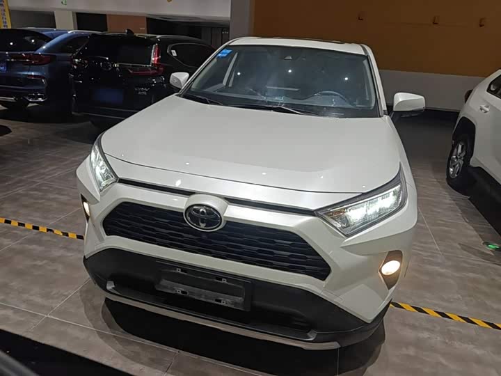 Photo 3 - Toyota RAV4