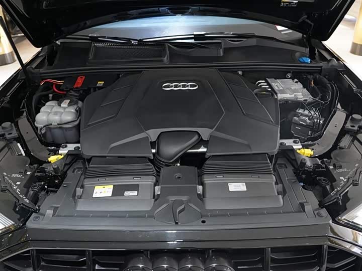 Photo 8 - Audi Q7