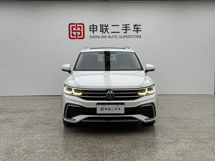 Фото 5 - Volkswagen Tiguan L Pro