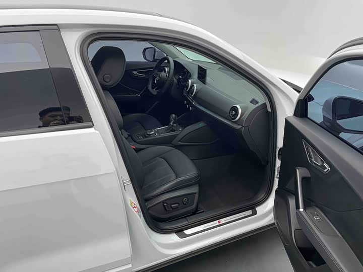 Zdjęcie 7 - Audi Q2L