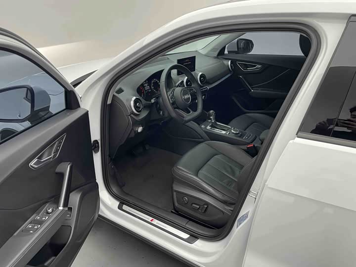 Zdjęcie 9 - Audi Q2L