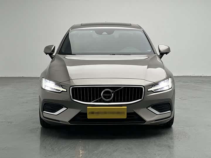 صورة 2 - Volvo S60