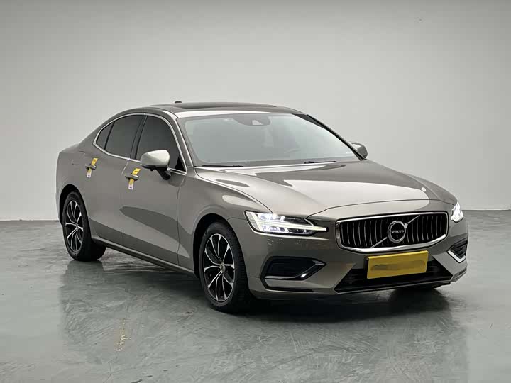 صورة 3 - Volvo S60