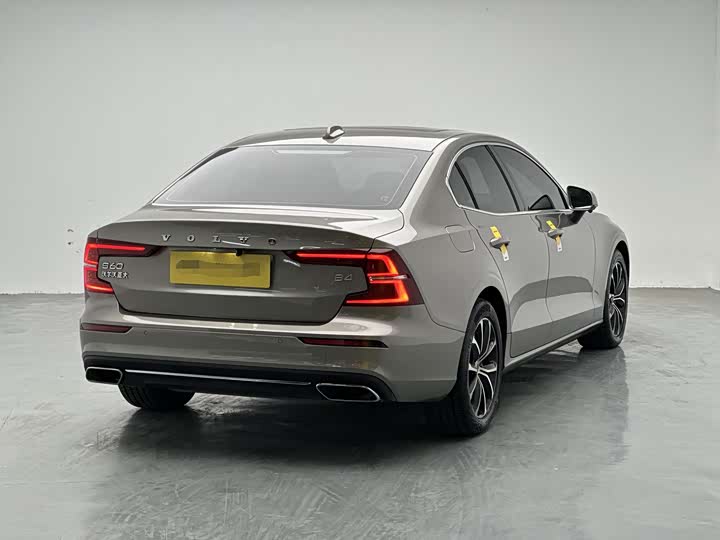 صورة 4 - Volvo S60