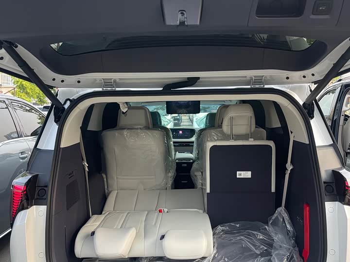 Buick GL8 Hybrid 2026 2026款 陆尊 奢享版